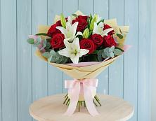 Букет цветов из:  Лилии и Розы в Нижнее Хорошово