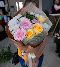 Букет цветов из:  Герберы, Розы и Хризантемы в Нижнее Хорошово