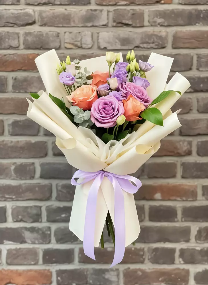 Букет цветов из: Лизиантусы и Розы в Нижнее Хорошово