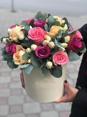 Цветочная композиция из Розы в шляпной коробке в Нижнее Хорошово