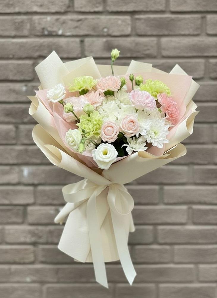 Букет цветов из: Гвоздики, Розы, Лизиантусы и Хризантемы в Нижнее Хорошово