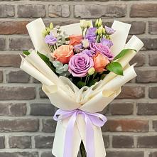 Букет цветов из:  Лизиантусы и Розы в Нижнее Хорошово