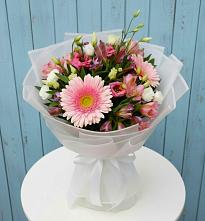 Букет цветов из:  Герберы, Альстромерии и Лизиантусы в Нижнее Хорошово