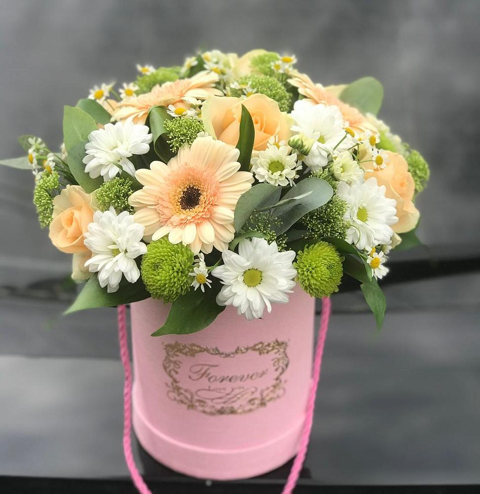 Цветочная композиция из Розы, Герберы и Хризантемы в шляпной коробке в Нижнее Хорошово