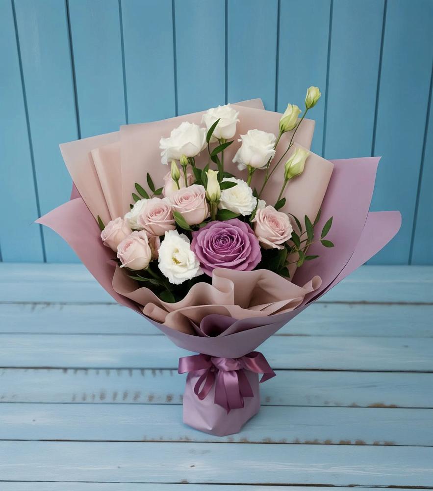 Букет цветов из: Розы и Лизиантусы в Нижнее Хорошово